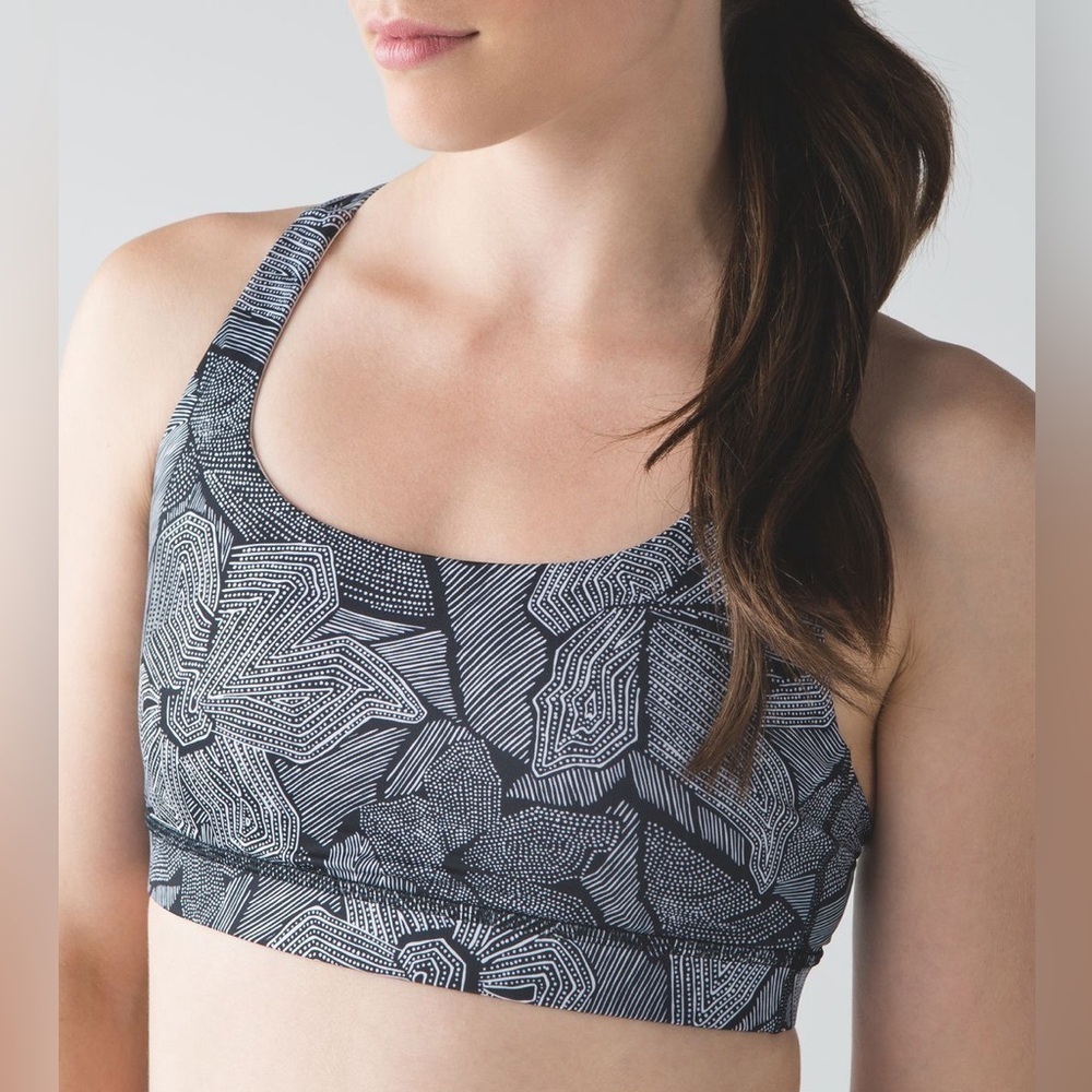Lululemon Energy Bra Mini Dottie Tribe White Black Luxstreme Size 4 boho